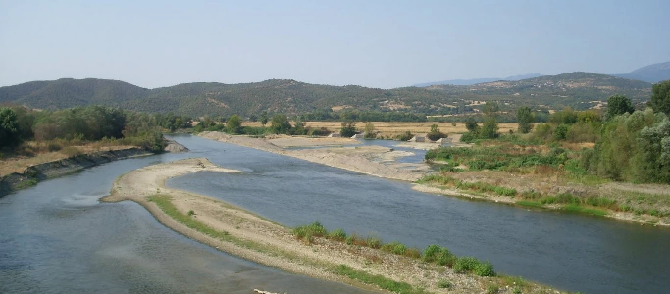 Ανησυχία από μόλυνση του Αξιού ποταμού στα Σκόπια - Χιλιάδες νεκρά ψάρια